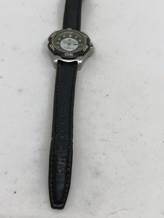 VINTAGE 1990s Freestyle Betty Shark X77601 Women\'s 30mm Quartz Day / Date Watch main image 4